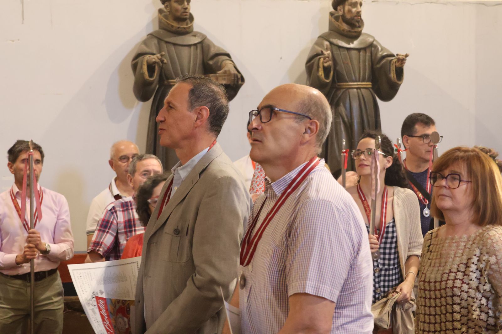 entrada-de-nuevos-hermanos-de-la-cofradia-de-la-concha-36