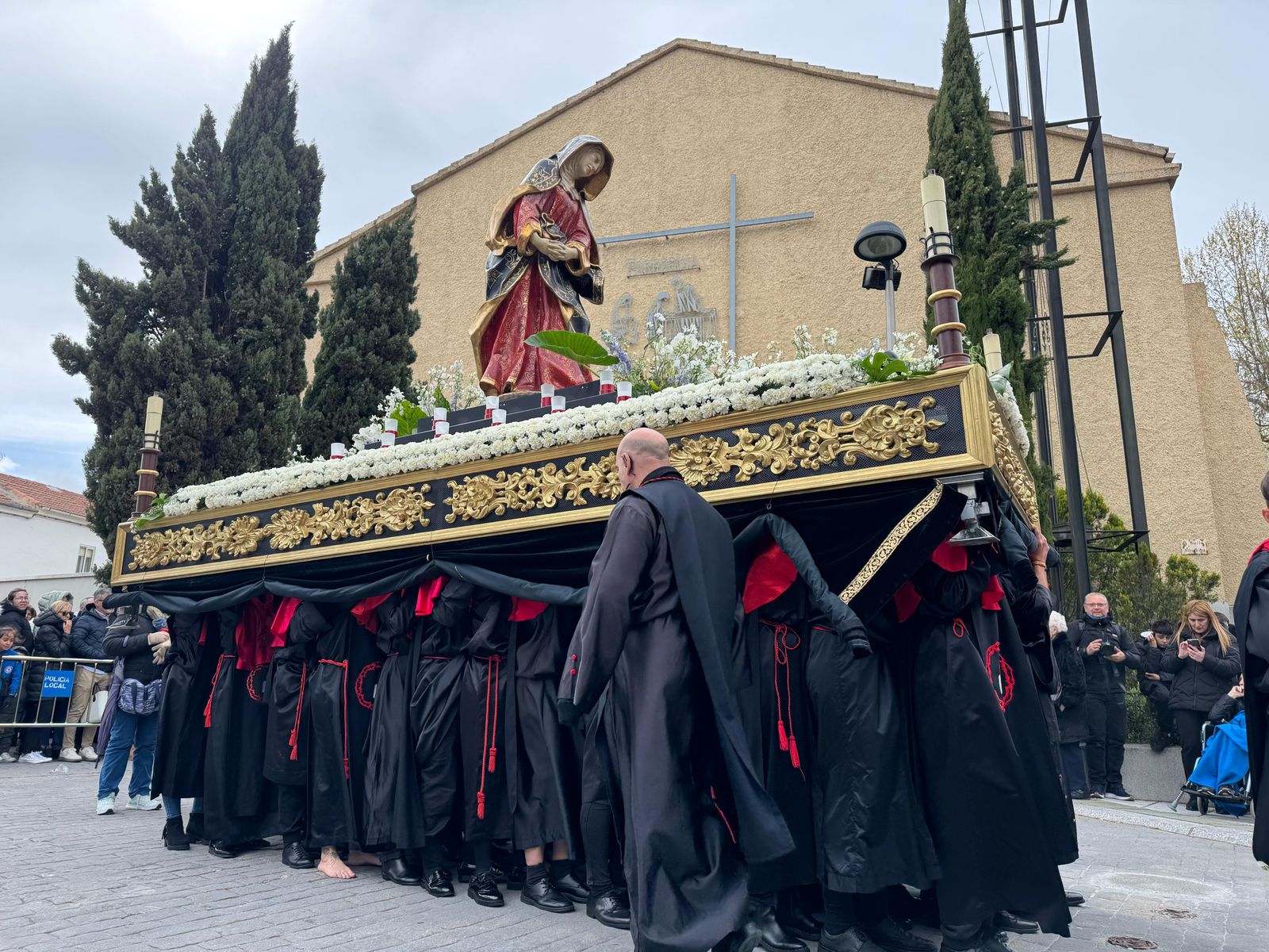 procesion-hermandad-del-silencio-2