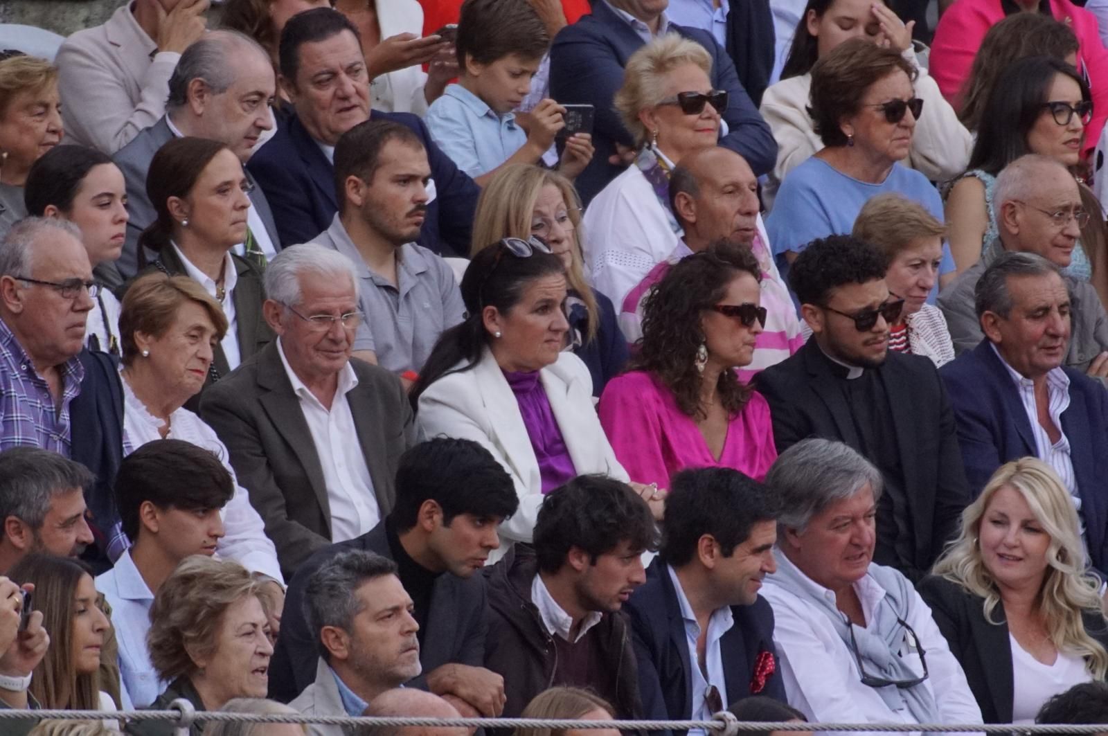 resumen-fotografico-del-ambiente-en-los-tendidos-de-la-glorieta-durante-la-corrida-concurso-22-de-septiembre-fotos-juanes-81