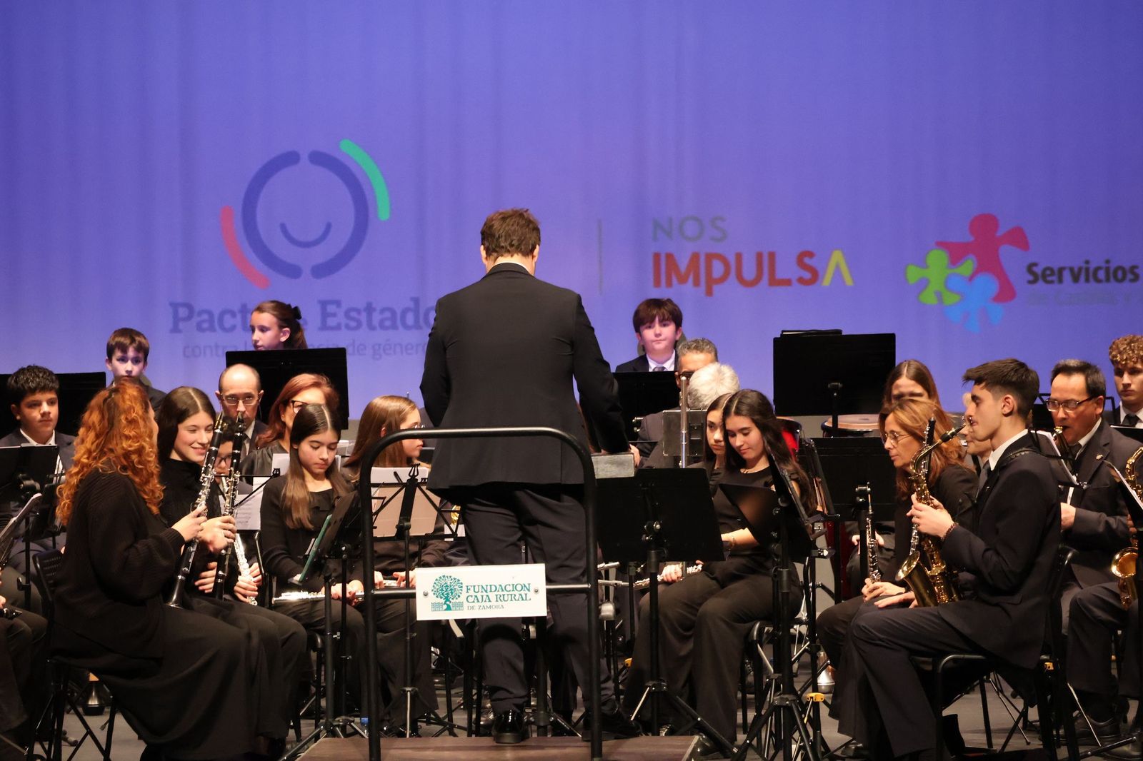 Concierto contra la Violencia de Género en el Ramos Carrión (15).JPG