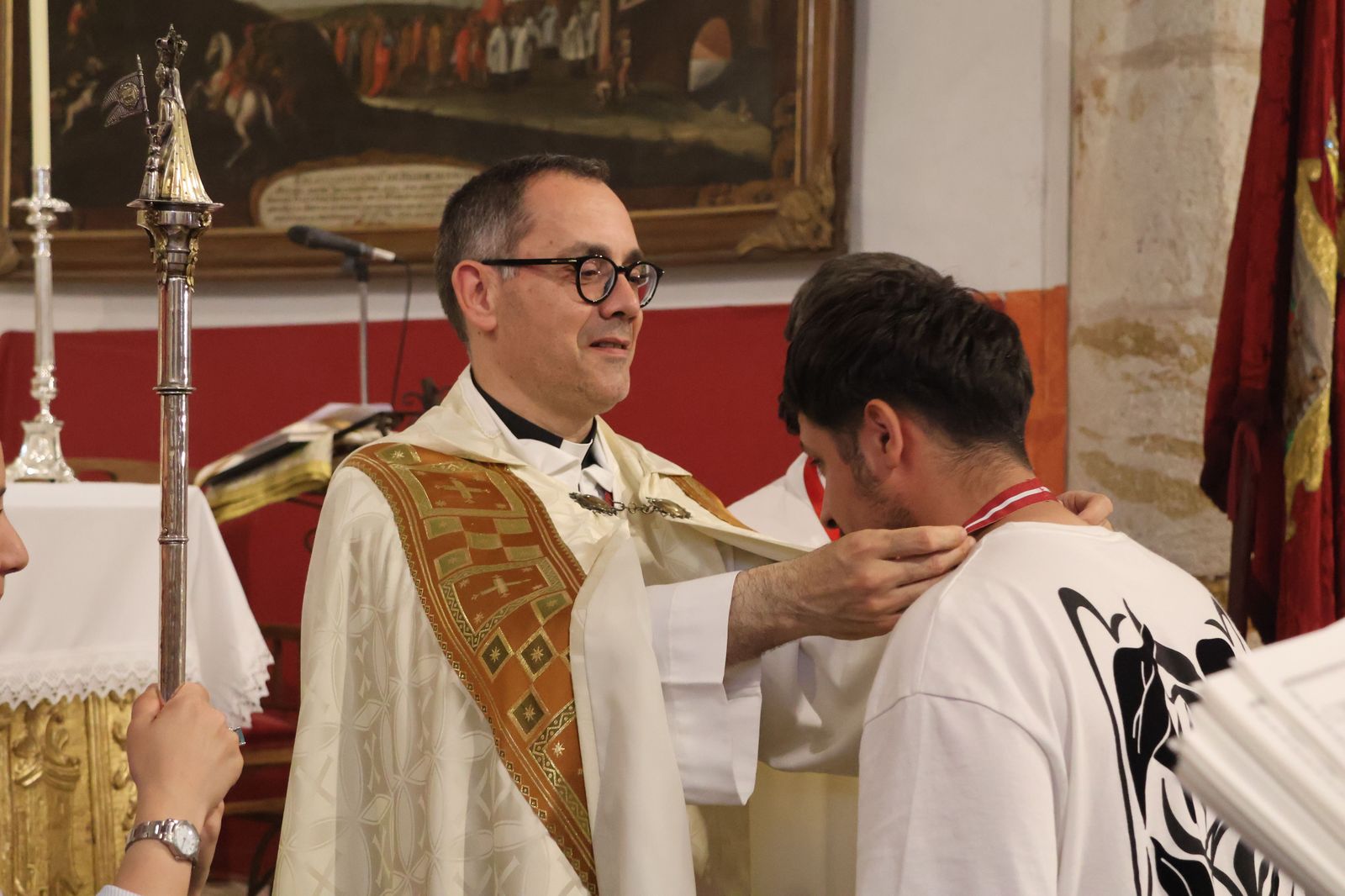 entrada-de-nuevos-hermanos-de-la-cofradia-de-la-concha-27