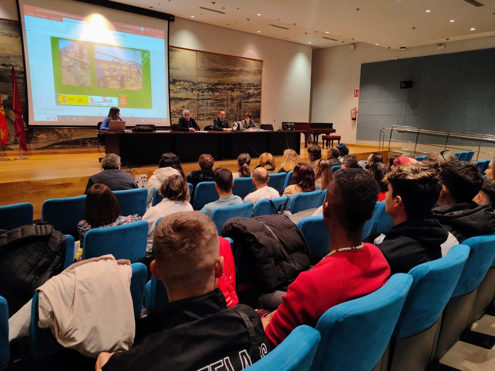 Inversión de casi cinco millones de euros para acciones formativas de personas desempleadas. Archivo.