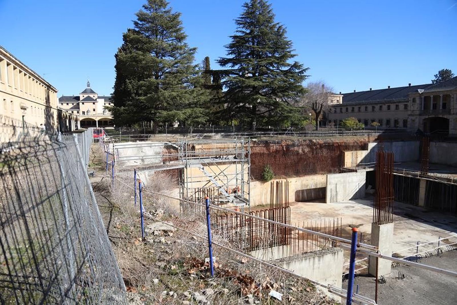 Agujero laboral centro civico obra  (4) (Copy)