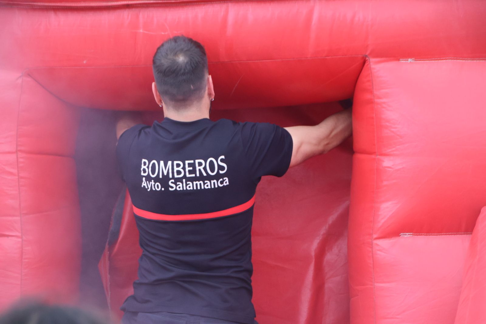 Talleres de prevención de incendios y primeros auxilios y una muestra de vehículos y material de bomberos
