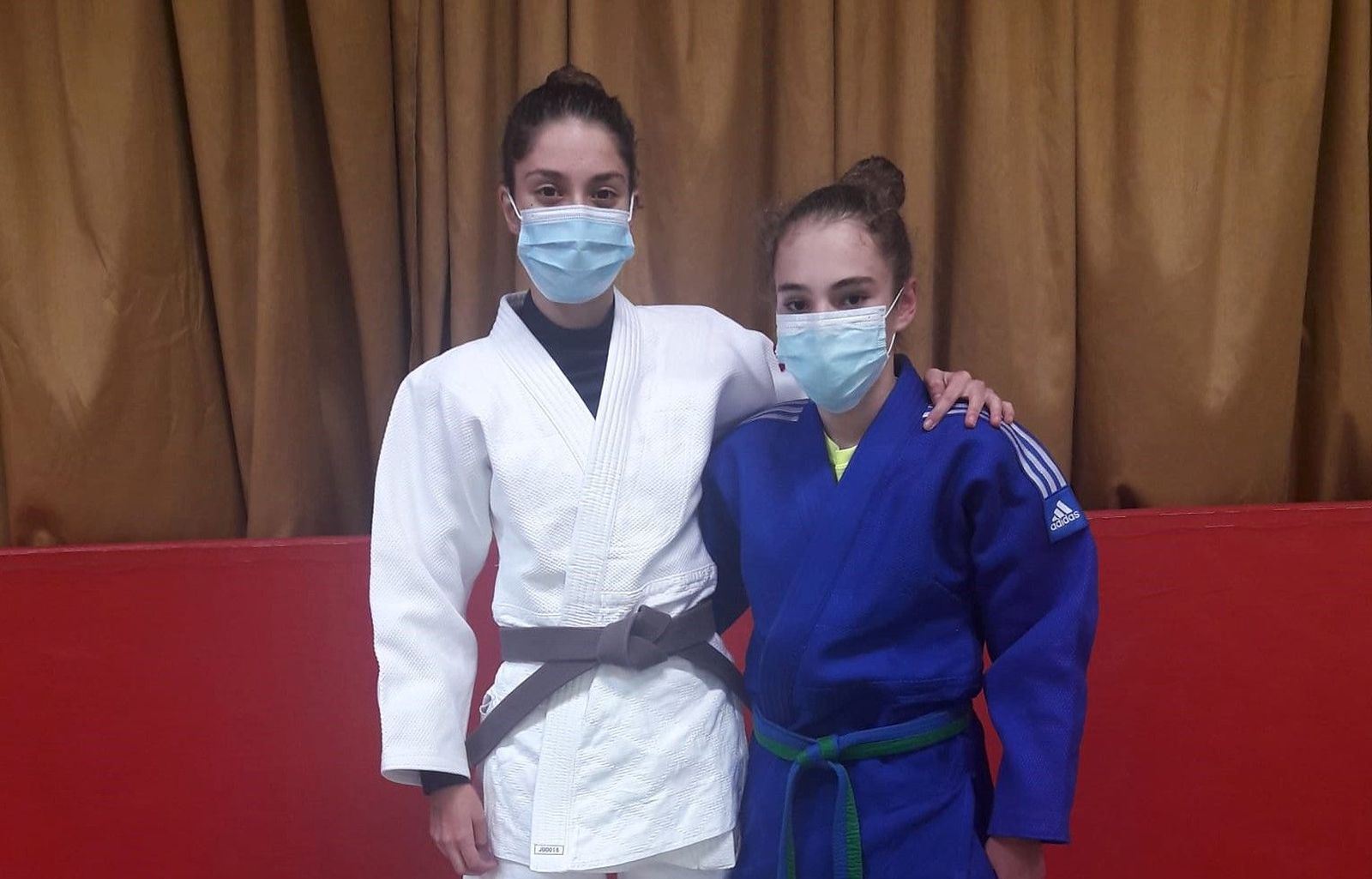 Elena Bahamonde y Miriam Silvares