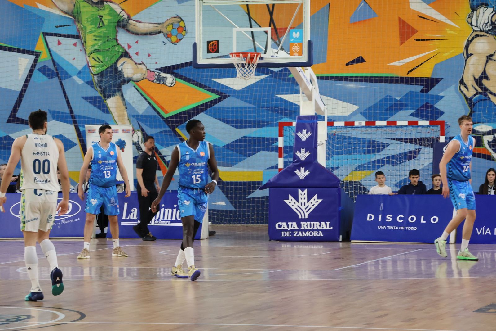 GALERÍA | El duelo entre el CB Zamora y el Hestia Menorca, en imágenes