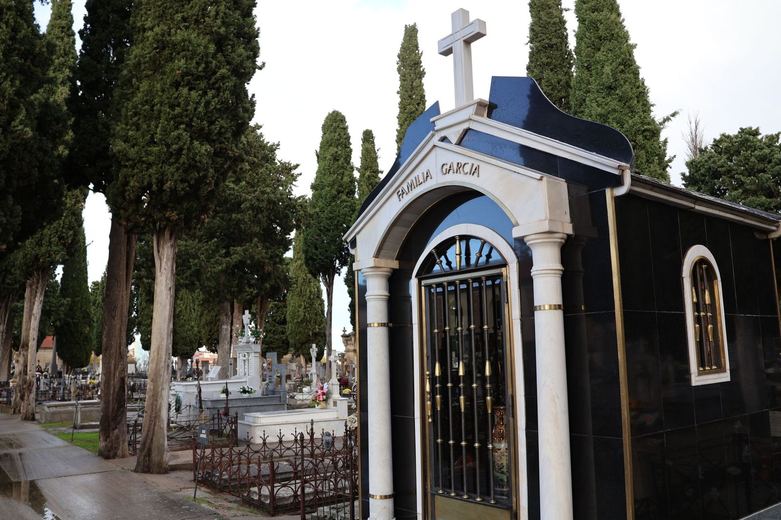Los misterios del Cementerio municipal de San Atilano
