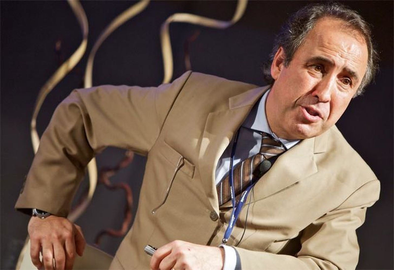 Caja España-Duero organiza una conferencia de Emilio Duró para empresarios y autónomos