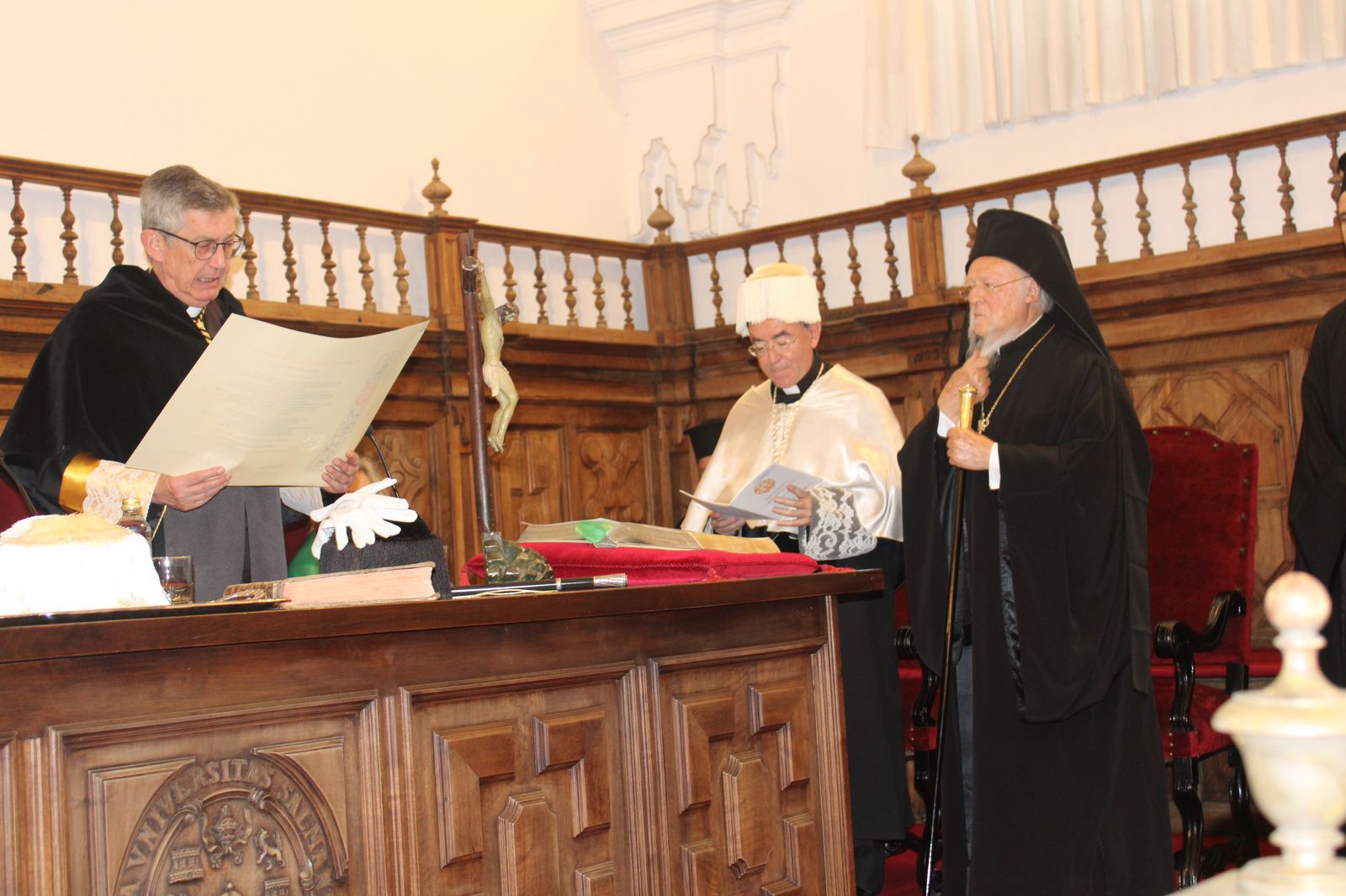 investidura-como-doctor-honoris-causa-de-la-universidad-pontific-49