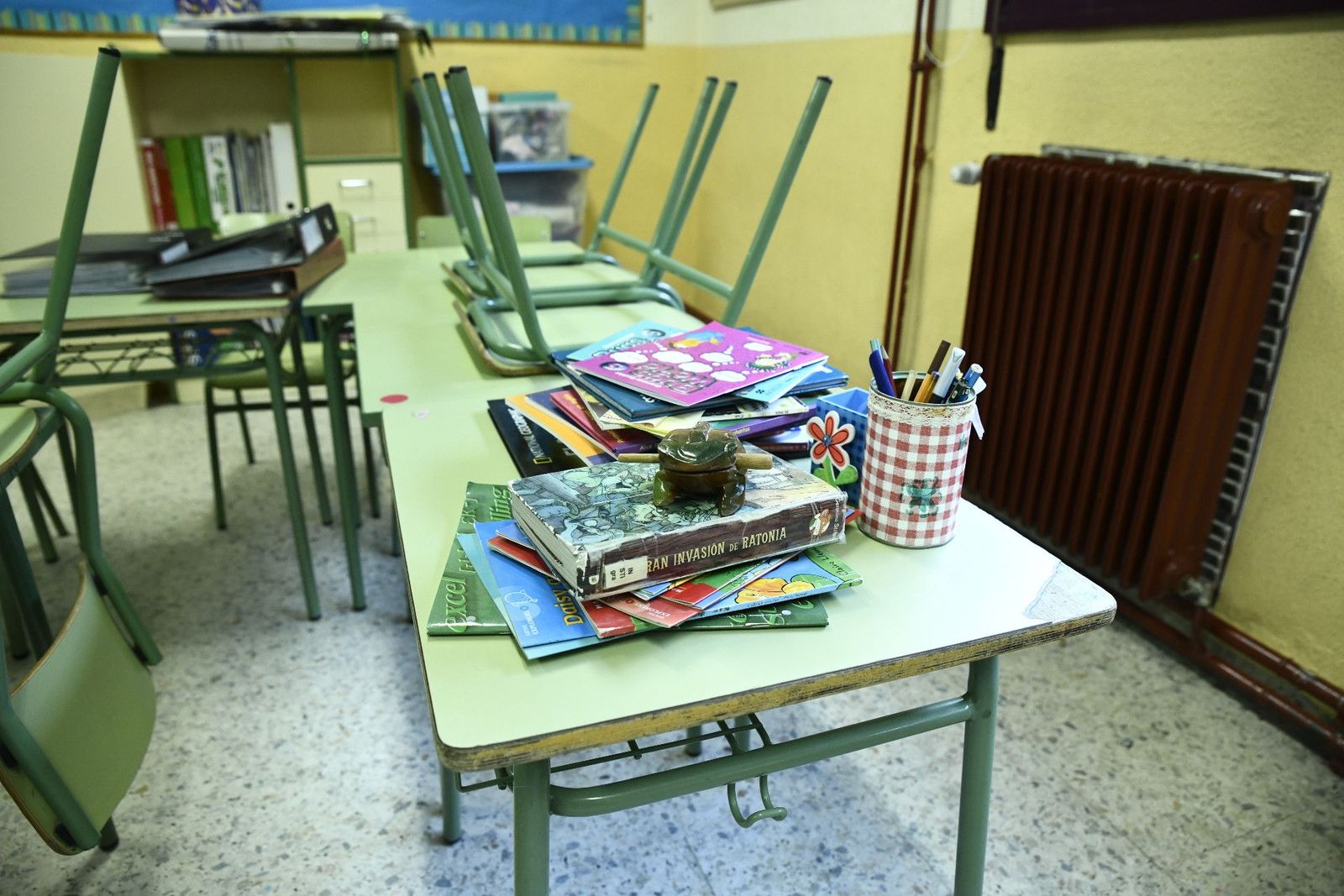 Material escolar y libros. Foto de archivo
