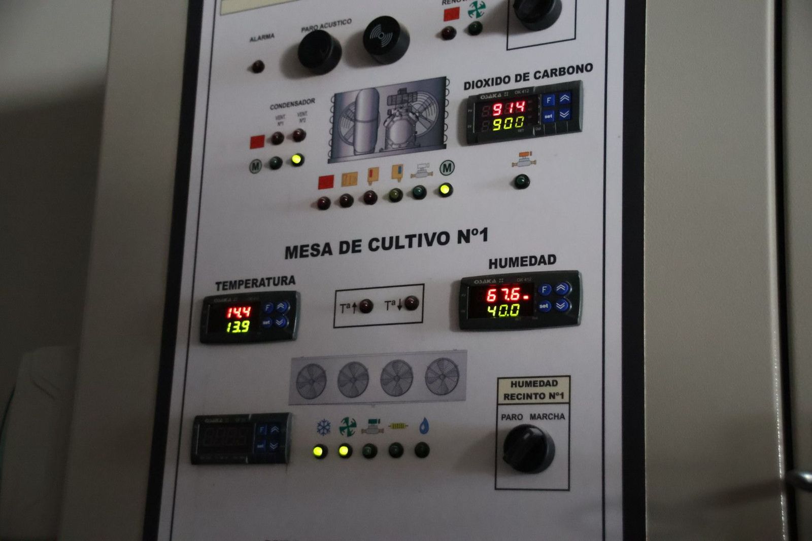 Camara climática para cultivos en el IRNASA