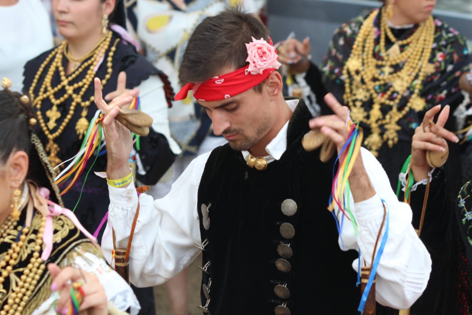 solemne-misa-en-la-iglesia-del-robledo-de-sequeros-procesion-y-ofertorio-13