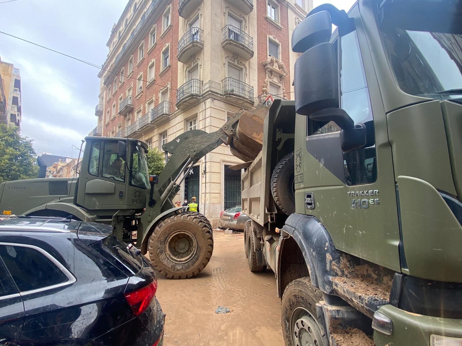 Militares del REI 11 de Salamanca trabajando en Algemesí y Aldaia. Imágenes facilitadas a Salamanca24horas por el REI 11 Militares del REI 11 de Salamanca trabajando en Algemesí y Aldaia. Imágenes facilitadas a Salamanca24horas por el REI 11