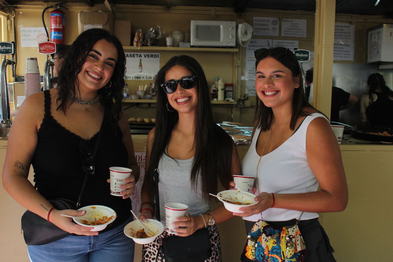 Ambiente en la Feria de Día en el mediodía de este sábado