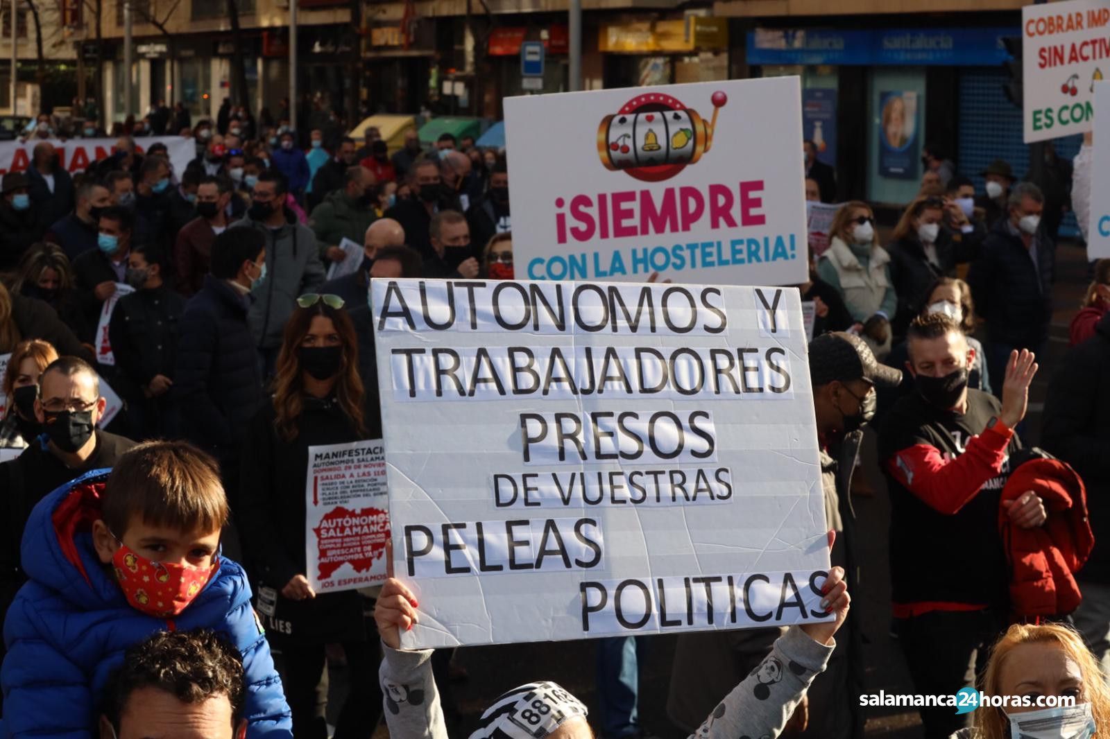Foto de la manifestación de los autónomos por las calles de Salamanca en noviembre de 2020