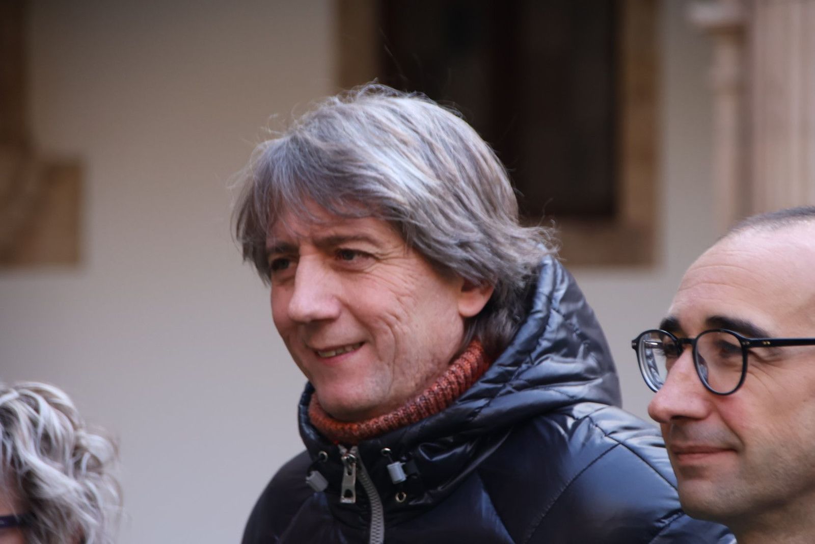 Carlos Martínez, atiende a los medios de comunicación junto a David Serrada, antes del encuentro con la militancia Carlos Martínez, atiende a los medios de comunicación junto a David Serrada, antes del encuentro con la militancia