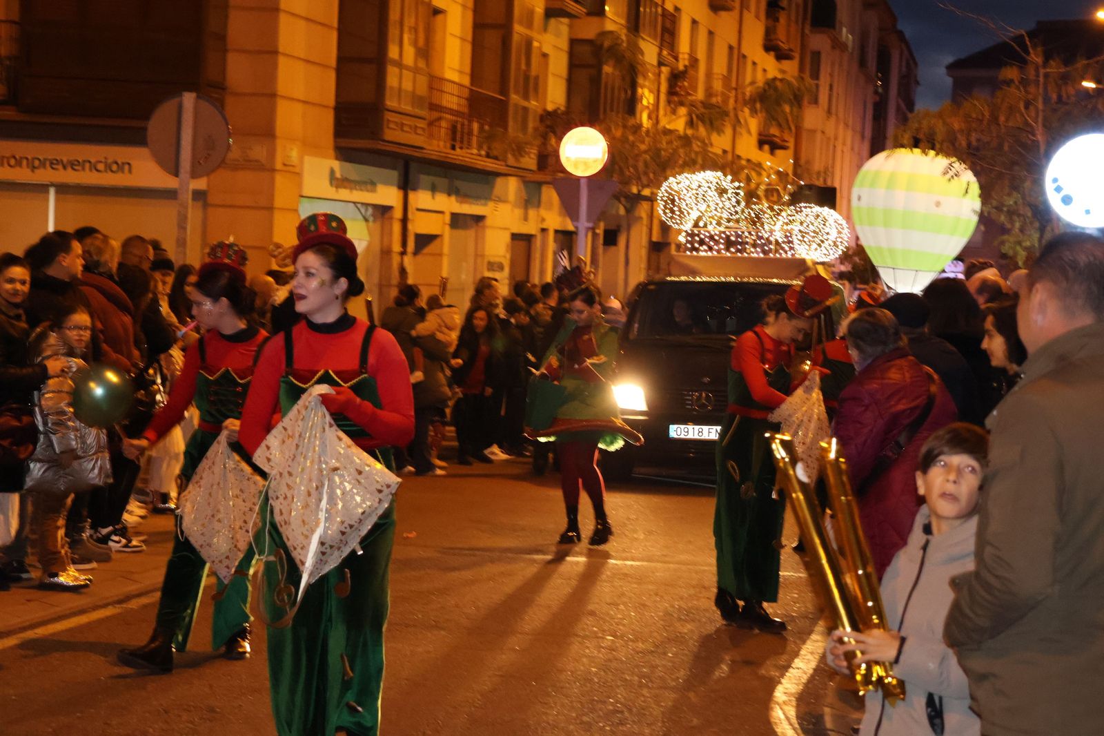GALERÍA | El animado pasacalles de Escena por el centro de Zamora, en imágenes