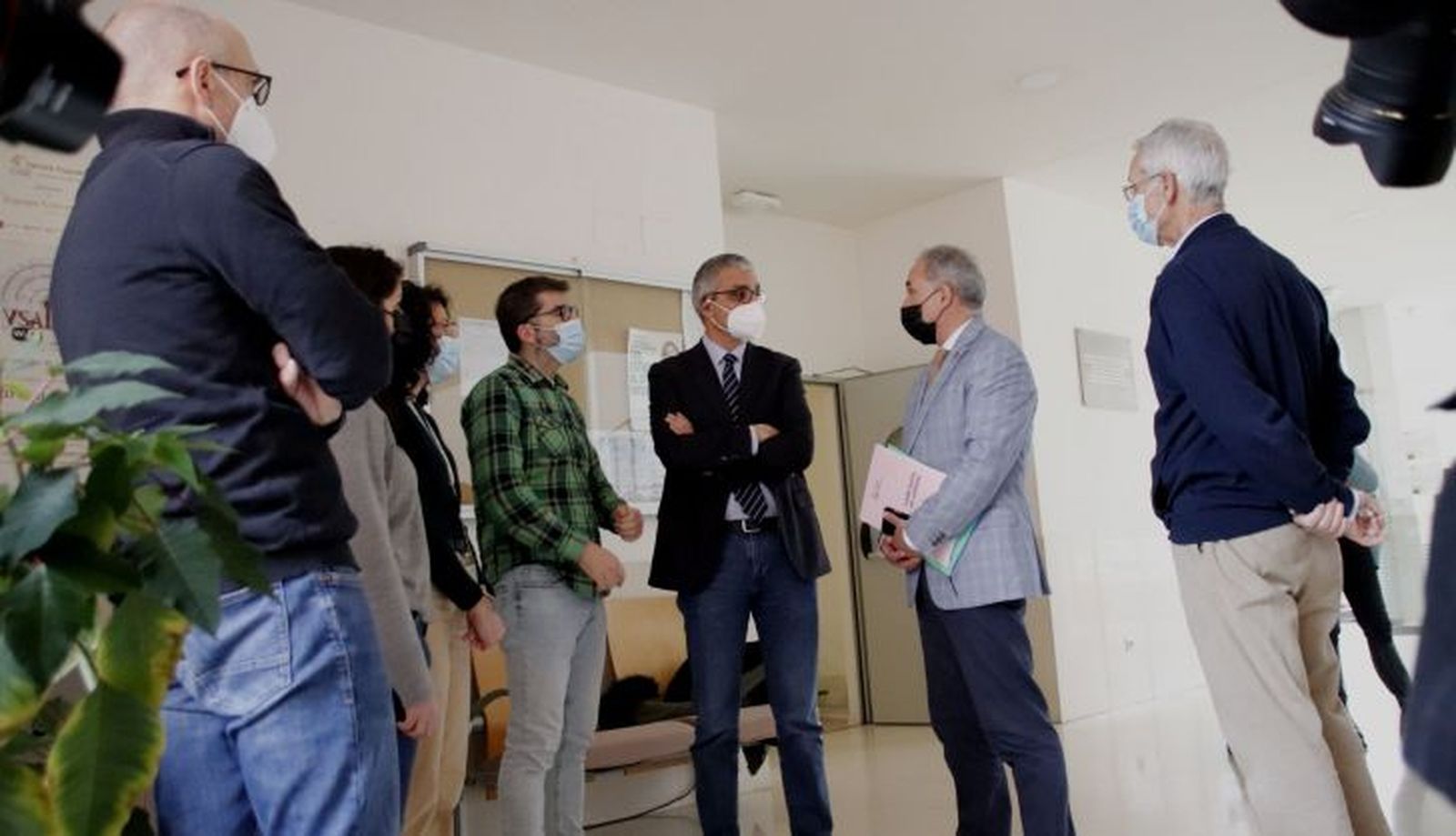 Representantes del CIC y de la Asociación de Lucha contra el Cáncer de Salamanca mantienen un encuentro