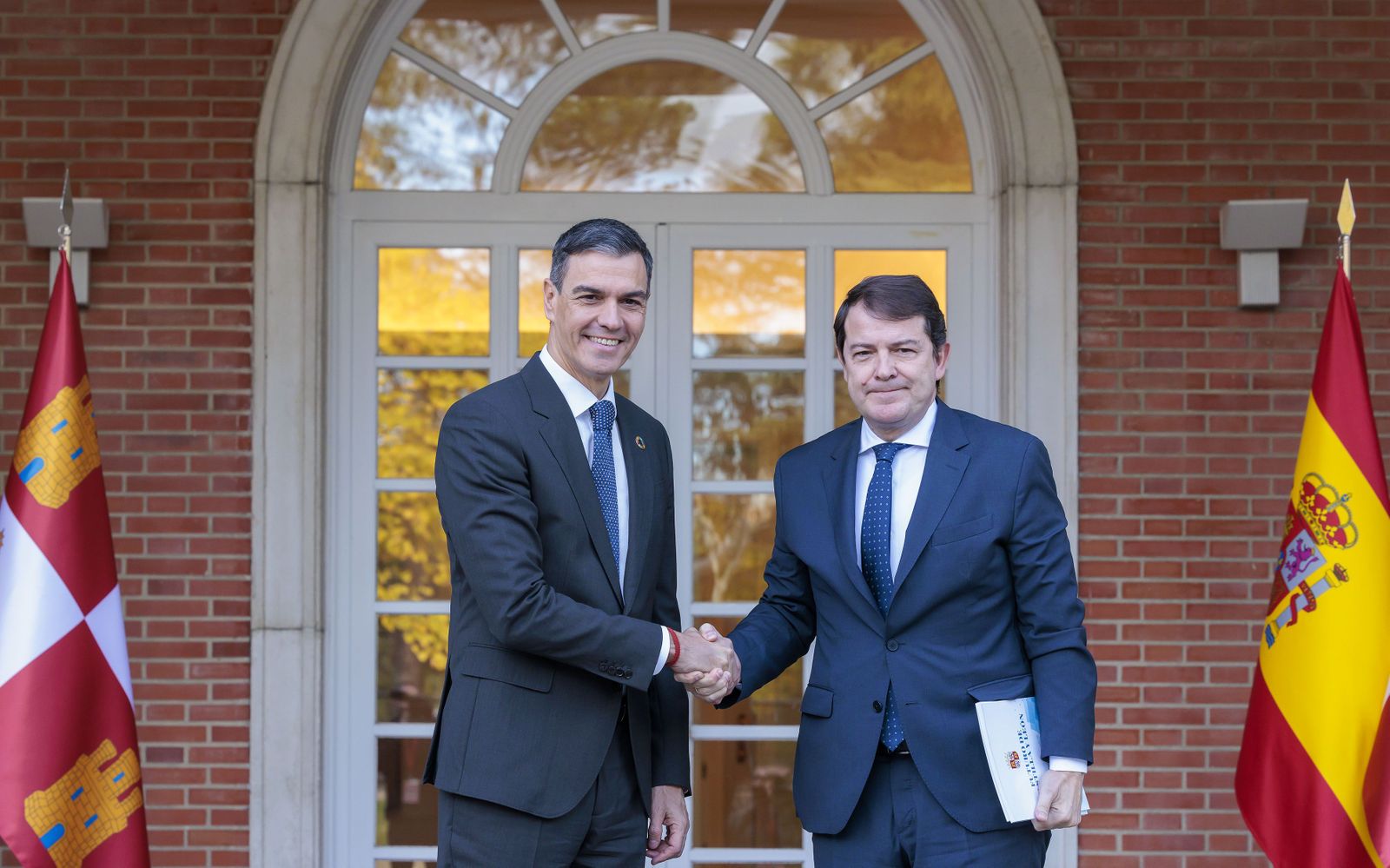 Reunión de Alfonso Fernández Mañueco y Pedro Sánchez