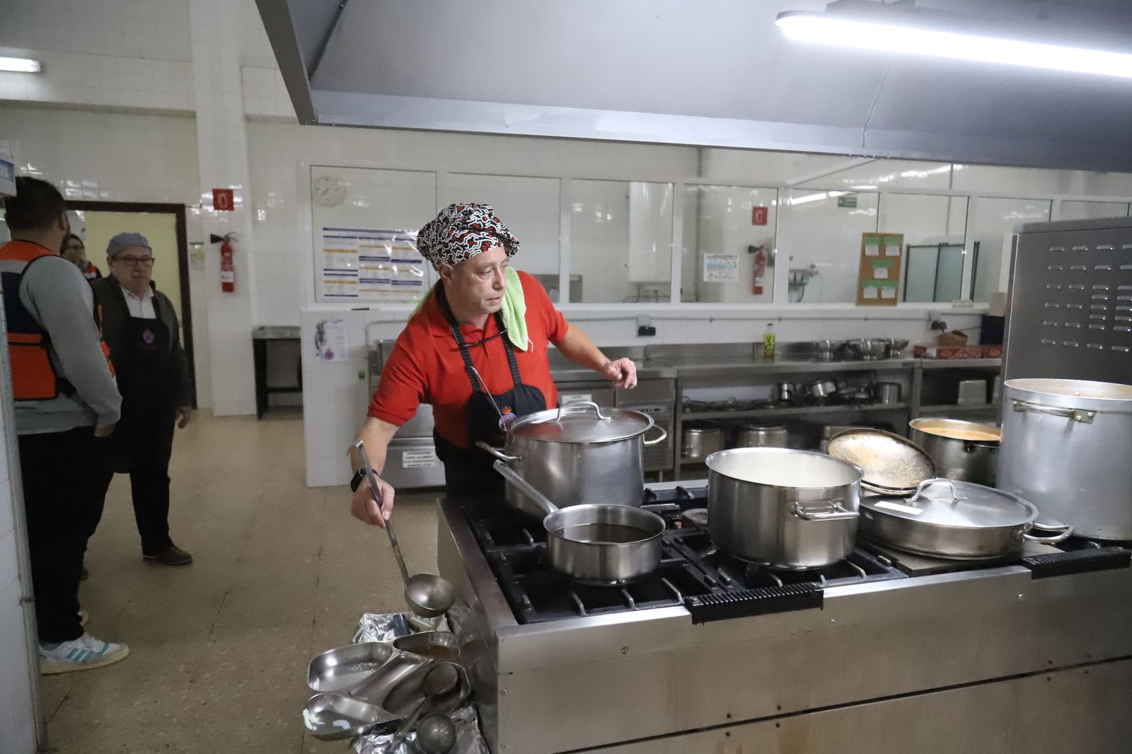 cena-de-nochebuena-solidaria-a-cargo-de-proteccion-civil-5