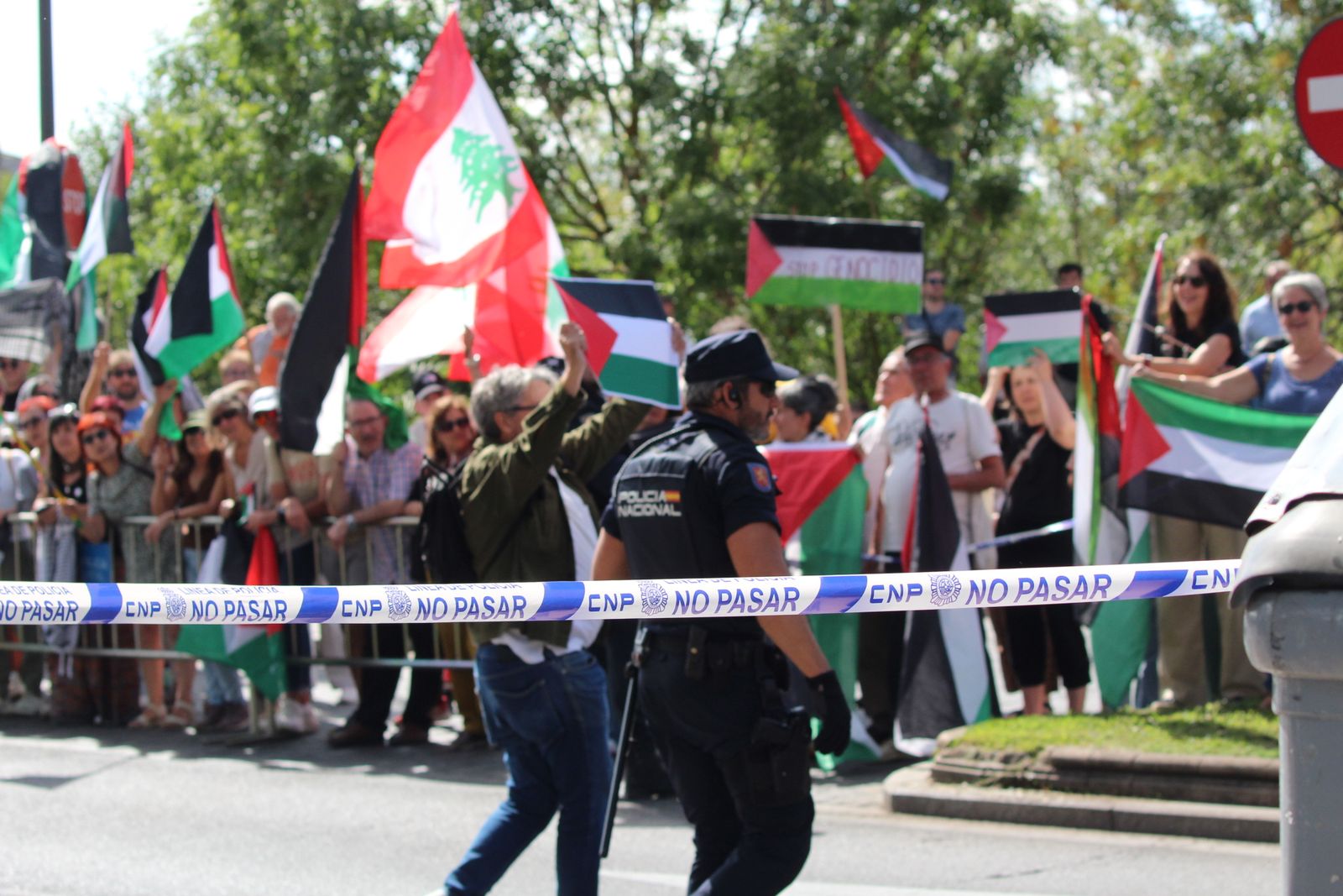 Protestas por Palestina al paso de la Vuelta Ciclista a España por Salamanca
