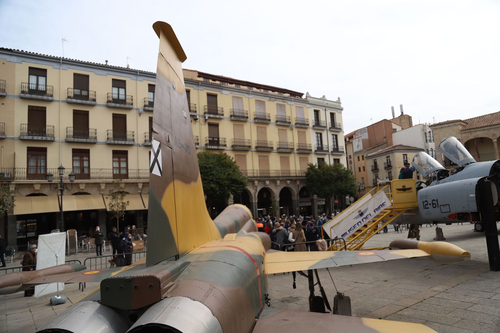 exposicion-del-ejercito-del-aire-en-la-plaza-mayor-de-zamora-foto-maria-lorenzo-13