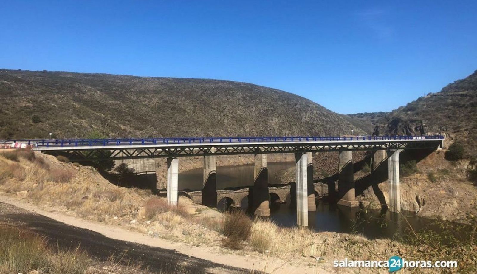 Imagen de archivo del puente de la carretera que une Pastores y Martiago. S24H