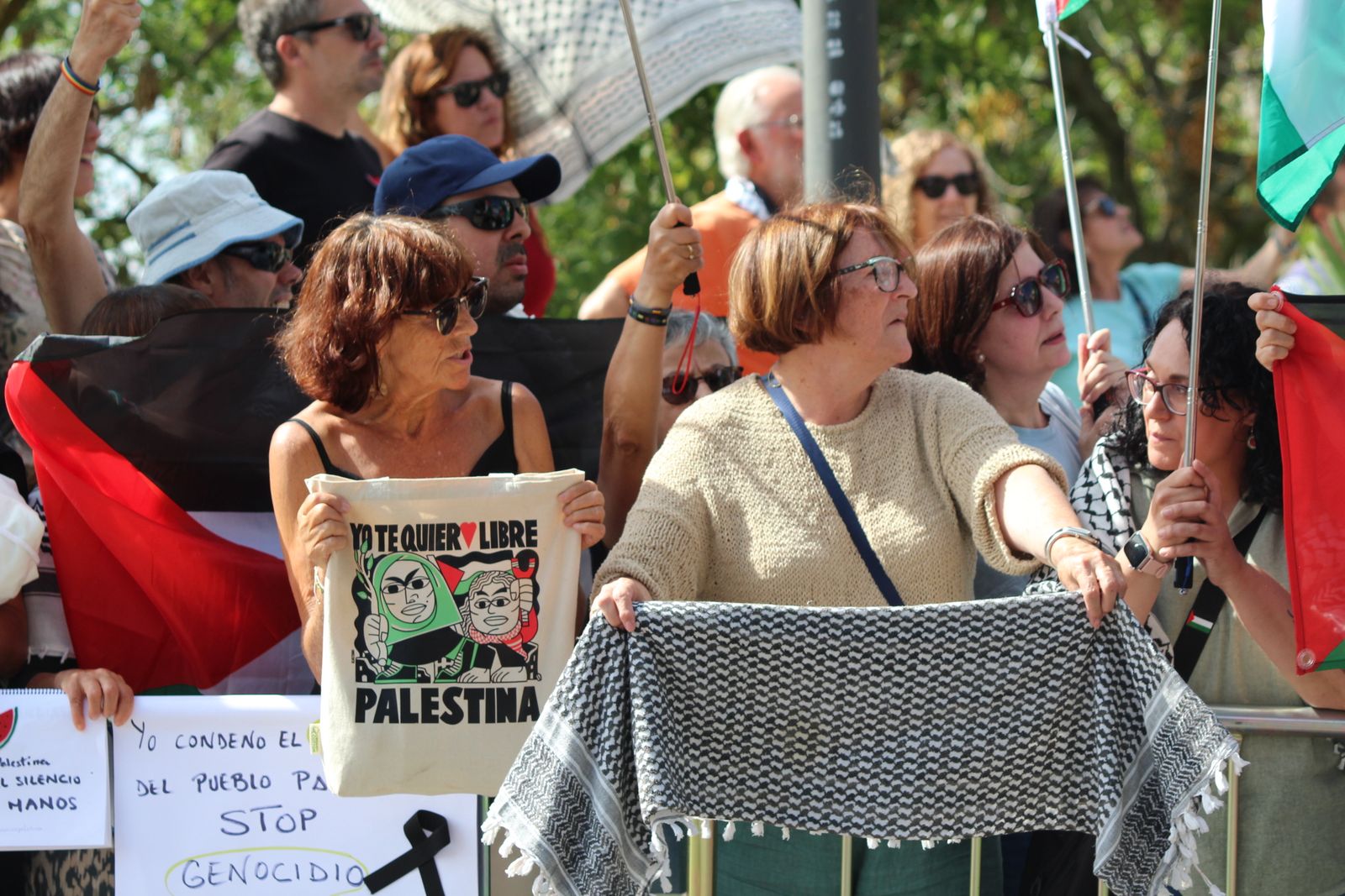 Protestas por Palestina al paso de la Vuelta Ciclista a España por Salamanca