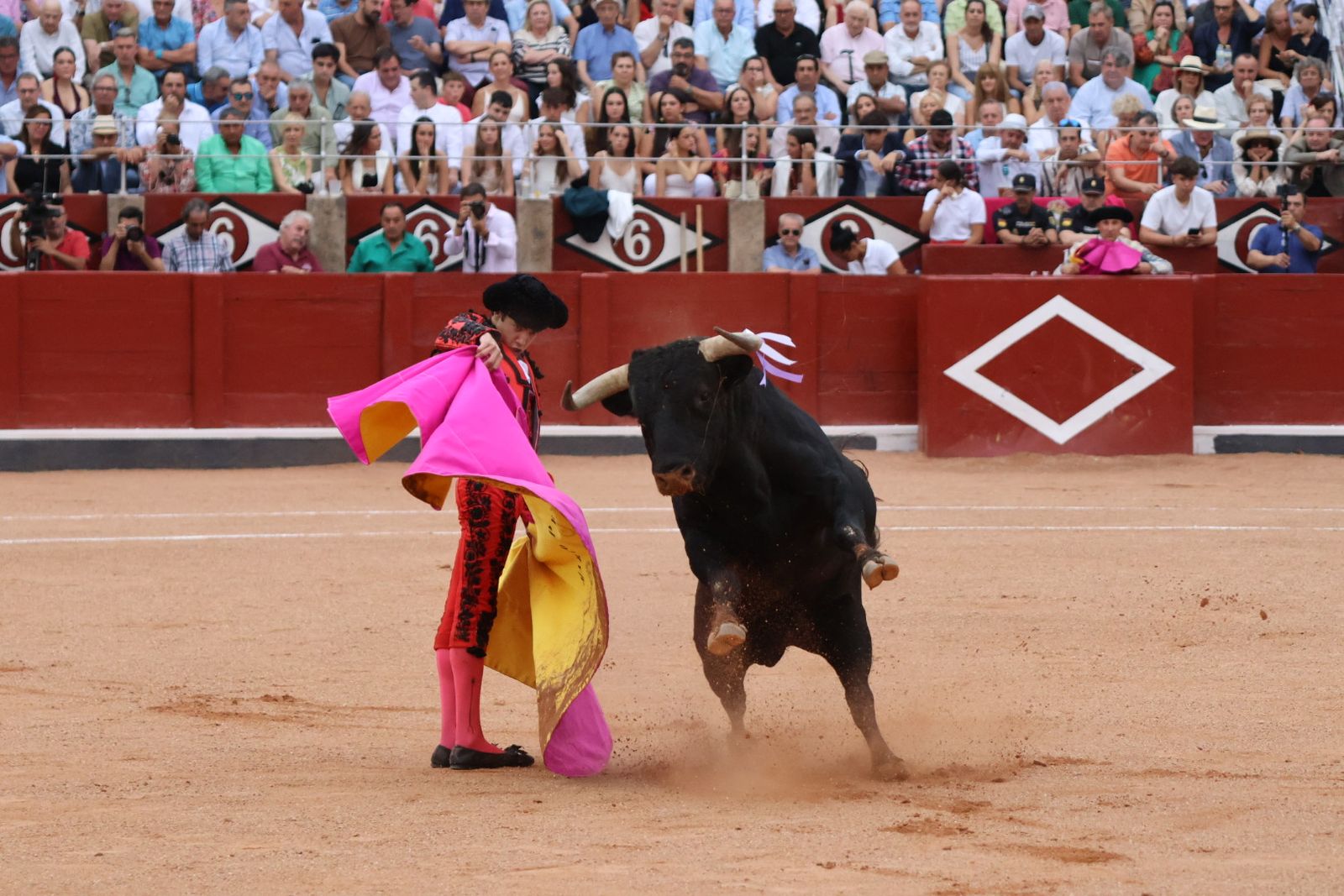 Ismael Martín, Marco Pérez y el aclamado regreso de Morante de la Puebla: su paso por La Glorieta en imágenes