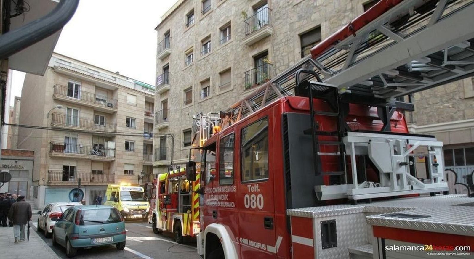 Un herido en el incendio de una vivienda en la calle Lucero