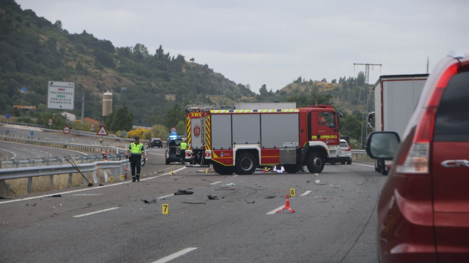 Accidente mortal entre un coche y un camión en el puerto de Vallejera Accidente mortal entre un coche y un camión en el puerto de Vallejera