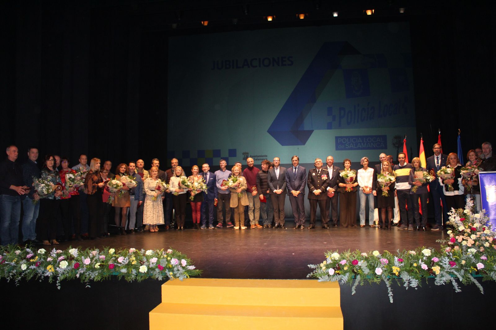 entrega-de-medallas-de-reconocimiento-a-la-policia-local-54