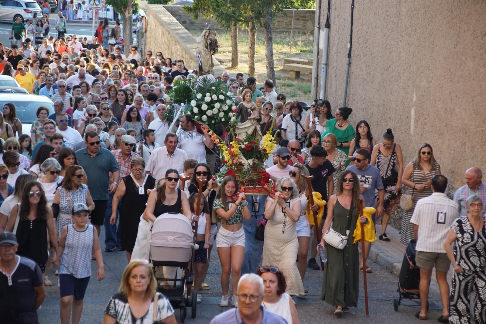 Procesión de la Virgen del Carmen por el río Tormes en Alba (5).jpeg
