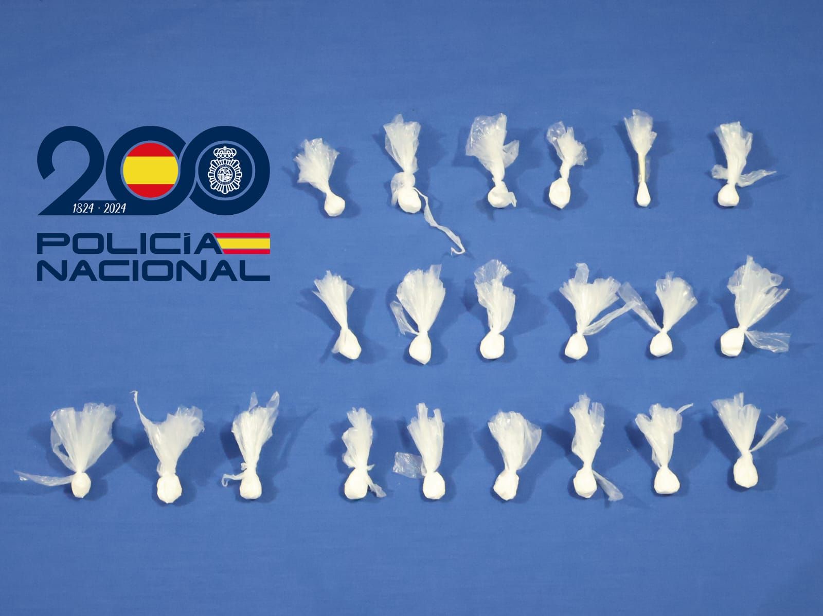Escapa en su vehículo en dirección contraria de un control de la Policía y es pillado con 21 bolsas de cocaína en Buenos Aires