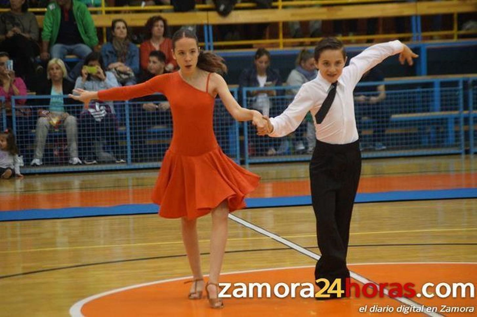 El parqué del Ángel Nieto se transforma en una pista de baile