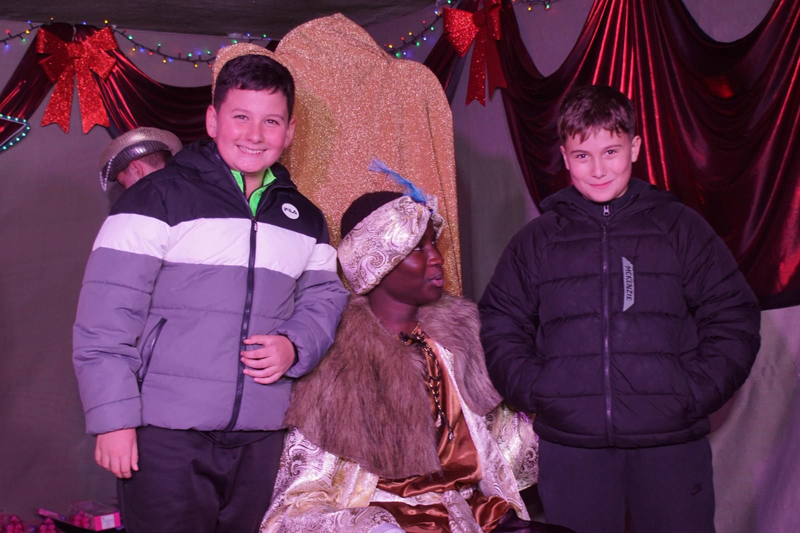 Los Reyes Magos reciben las cartas de los niños de El Encinar