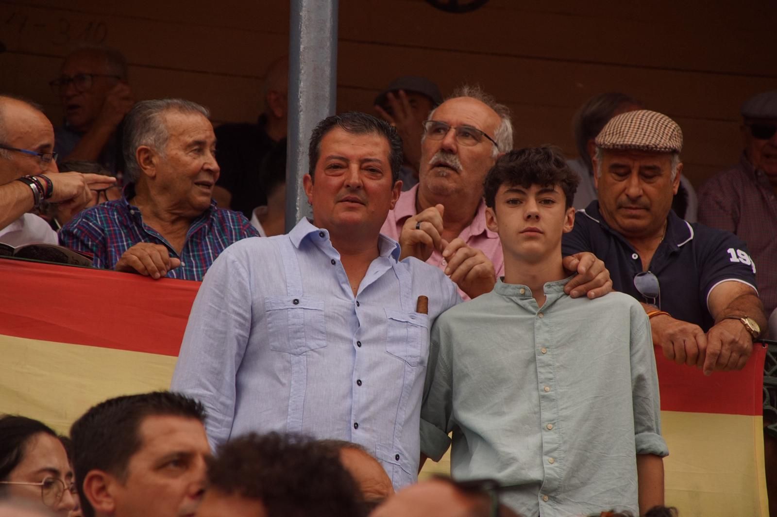 Gran ambiente en La Glorieta para la tarde de toros de Morante de la Puebla, Ismael Martín y Marco Pérez
