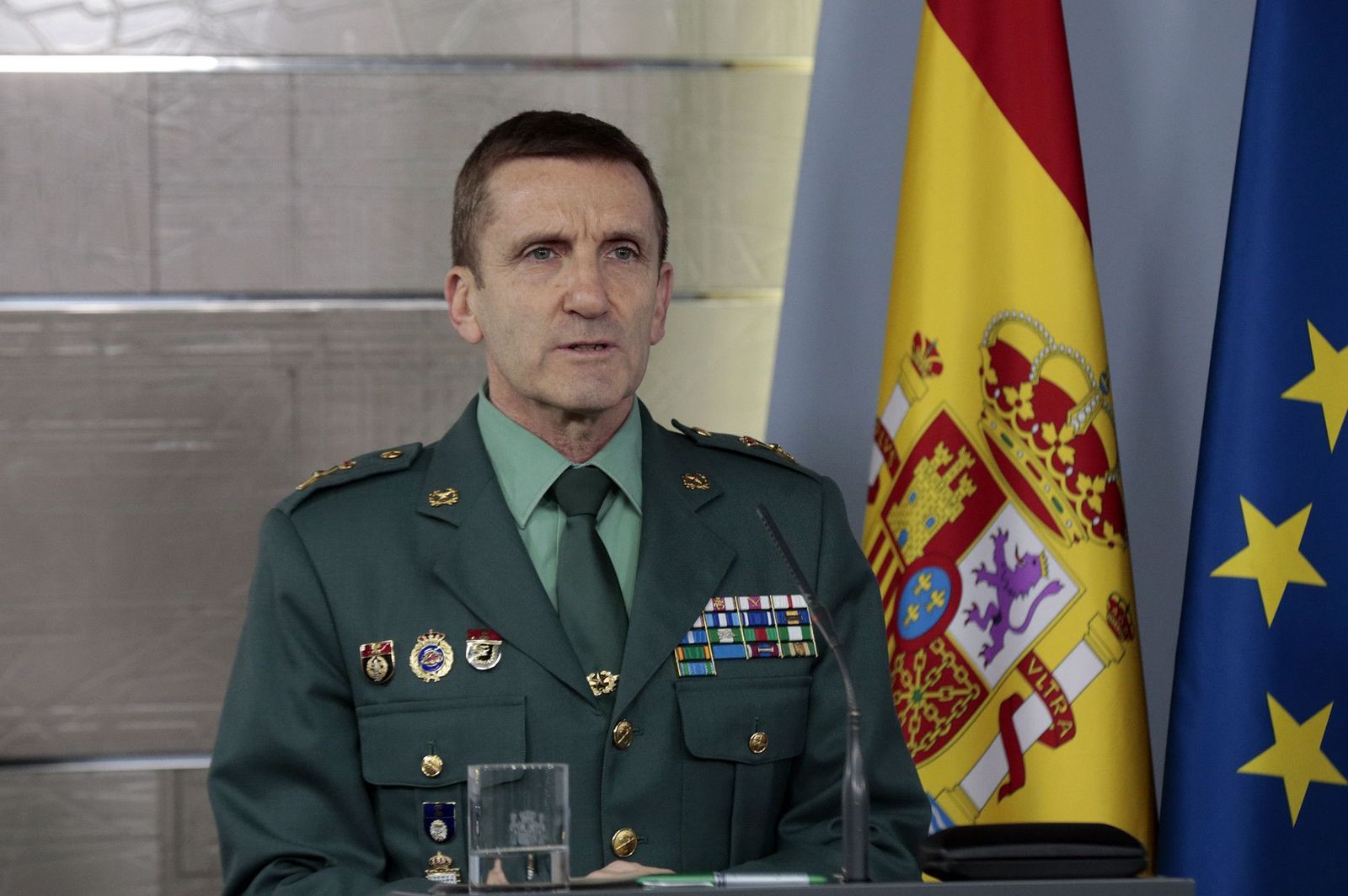 El jefe del Estado Mayor de la Guardia Civil, José Manuel Santiago Marín, en una rueda de prensa en Moncloa por la crisis del Covid-19
