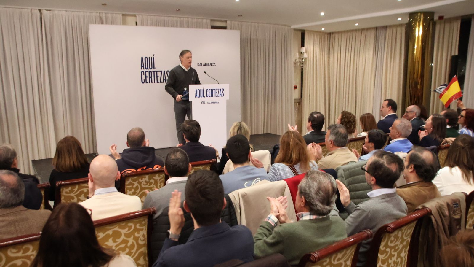 Alfonso Fernández Mañueco y Carlos García Carbayo, participan en el acto de cierre de la campaña electoral en Salamanca