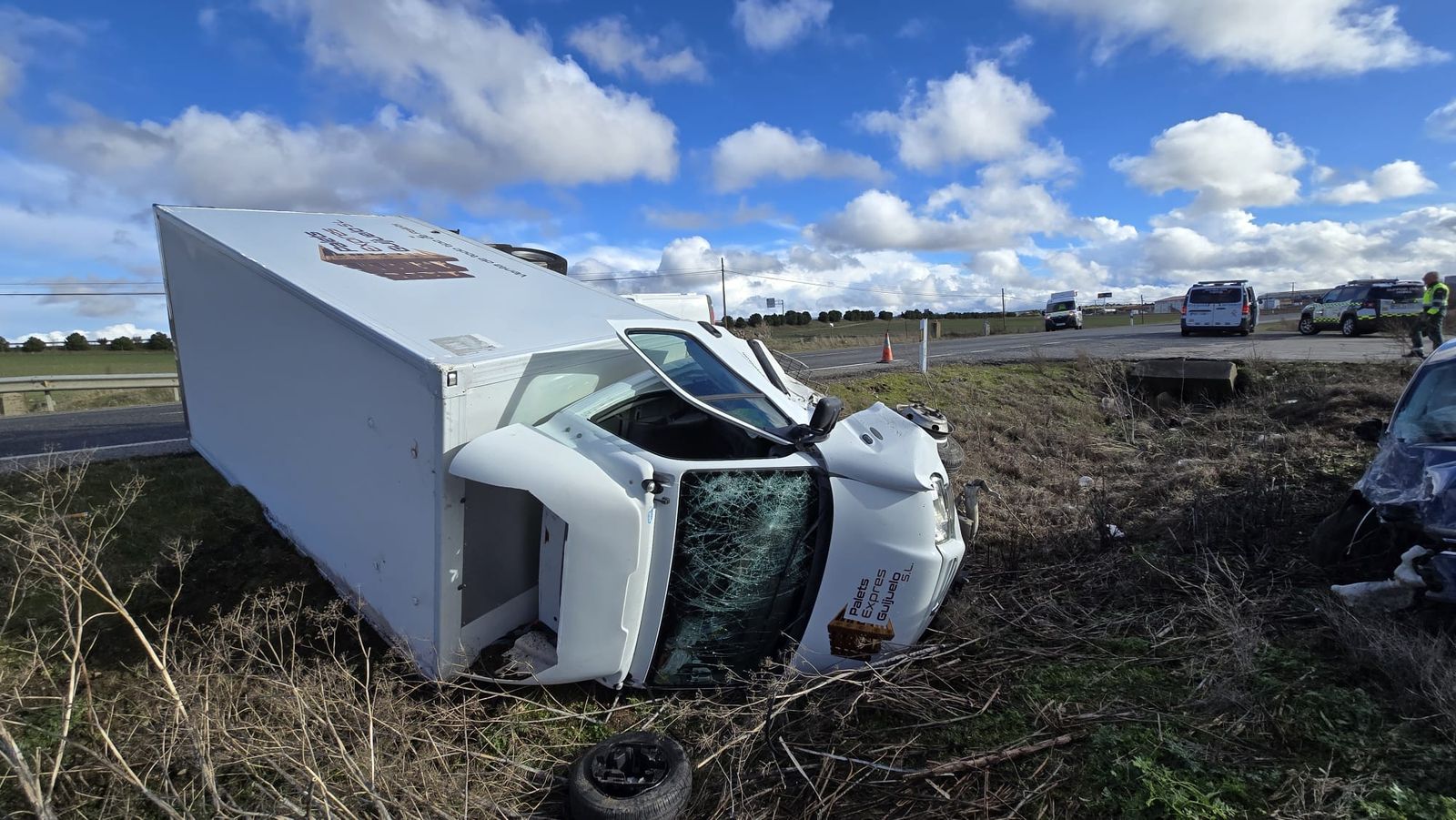 Accidente en la N-630 en el que ha volcado un camión en Arapiles