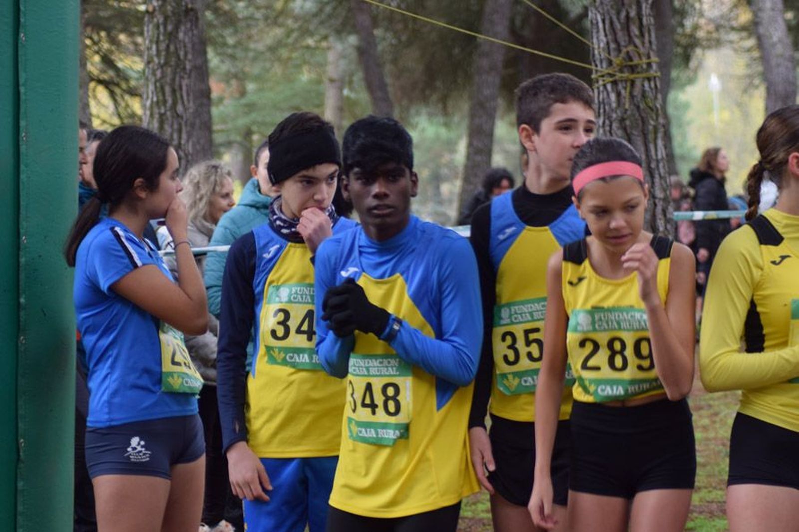 cross-de-otono-en-el-bosque-de-valorio-59