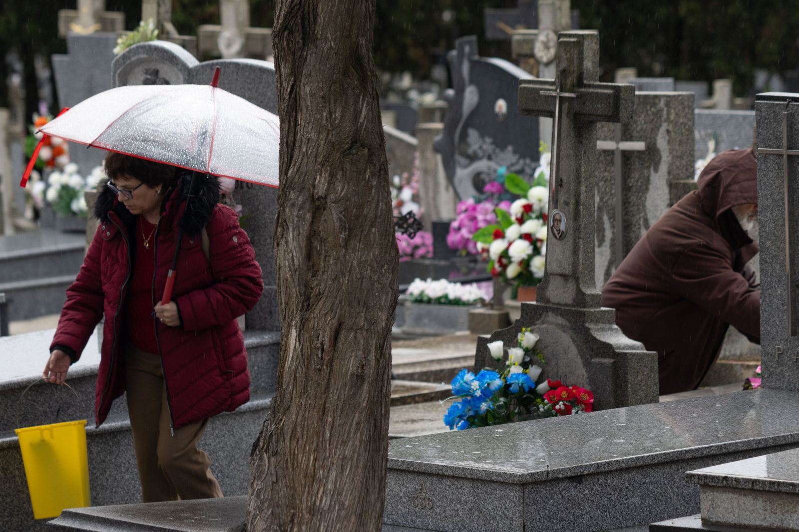Lluviosa mañana de todos los santos en el Cementerio San Carlos Borromeo de Salamanca