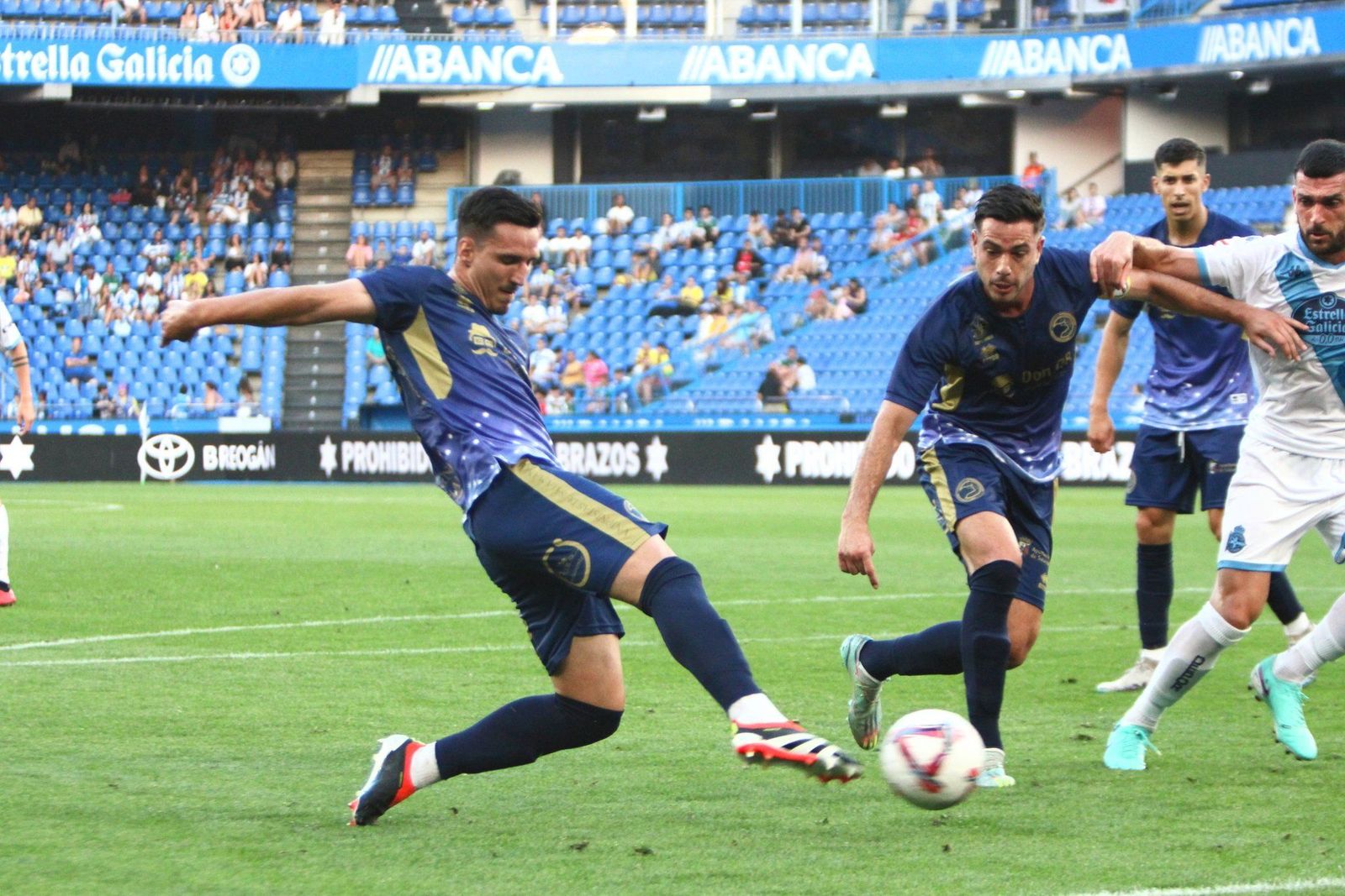 Partido amistoso, trofeo Teresa Herrera, Deportivo - Unionistas de Salamanca. Foto @UnionistasCF