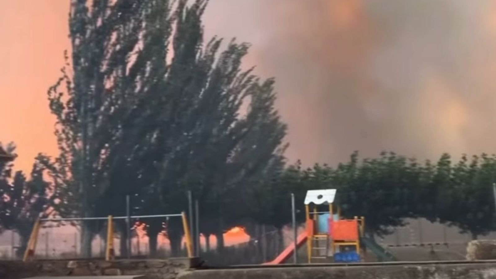 Fuego en el casco urbano de Abejera