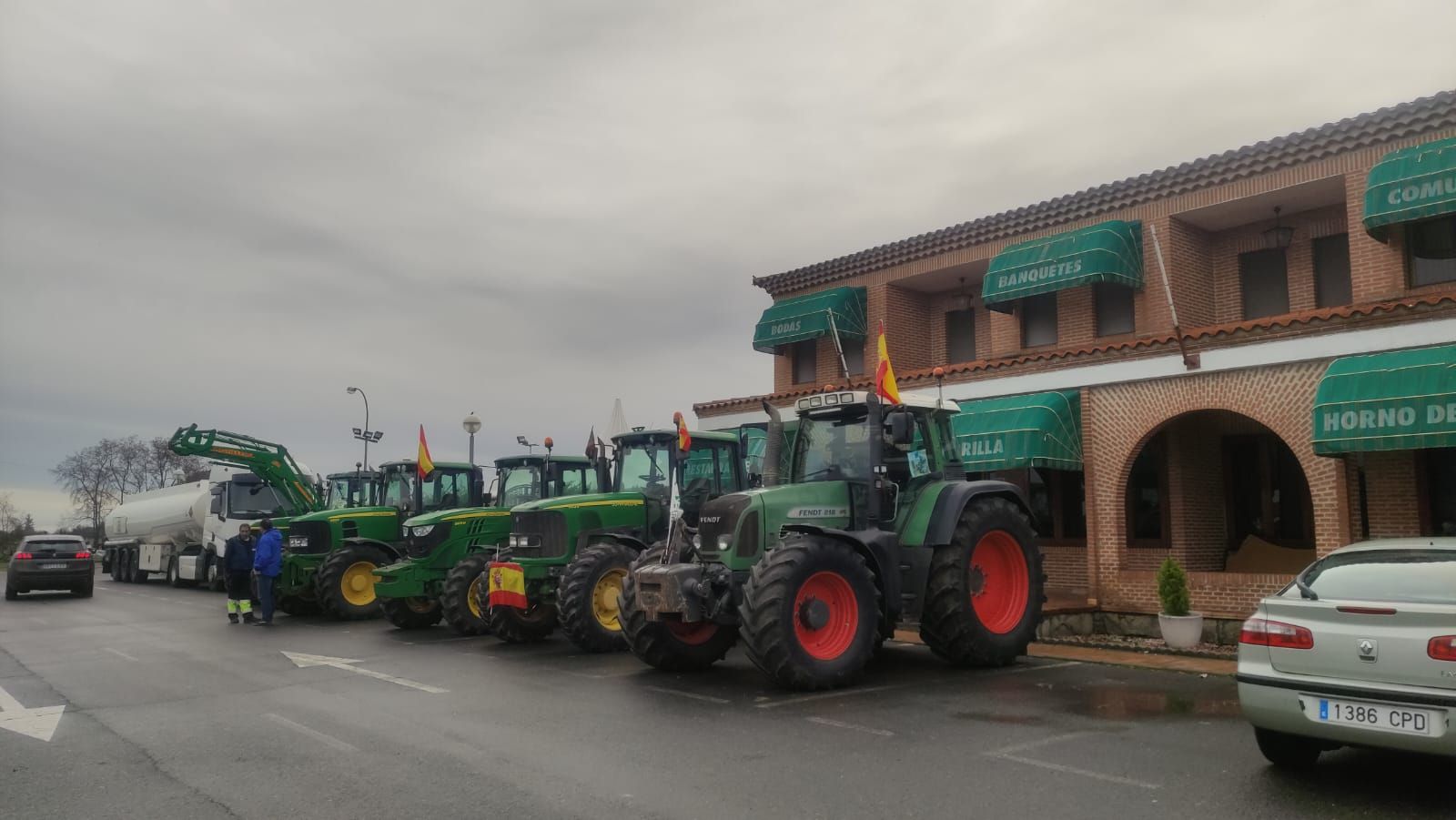 01e643ca-bc26-4725-bdb9-3e0d76d71815