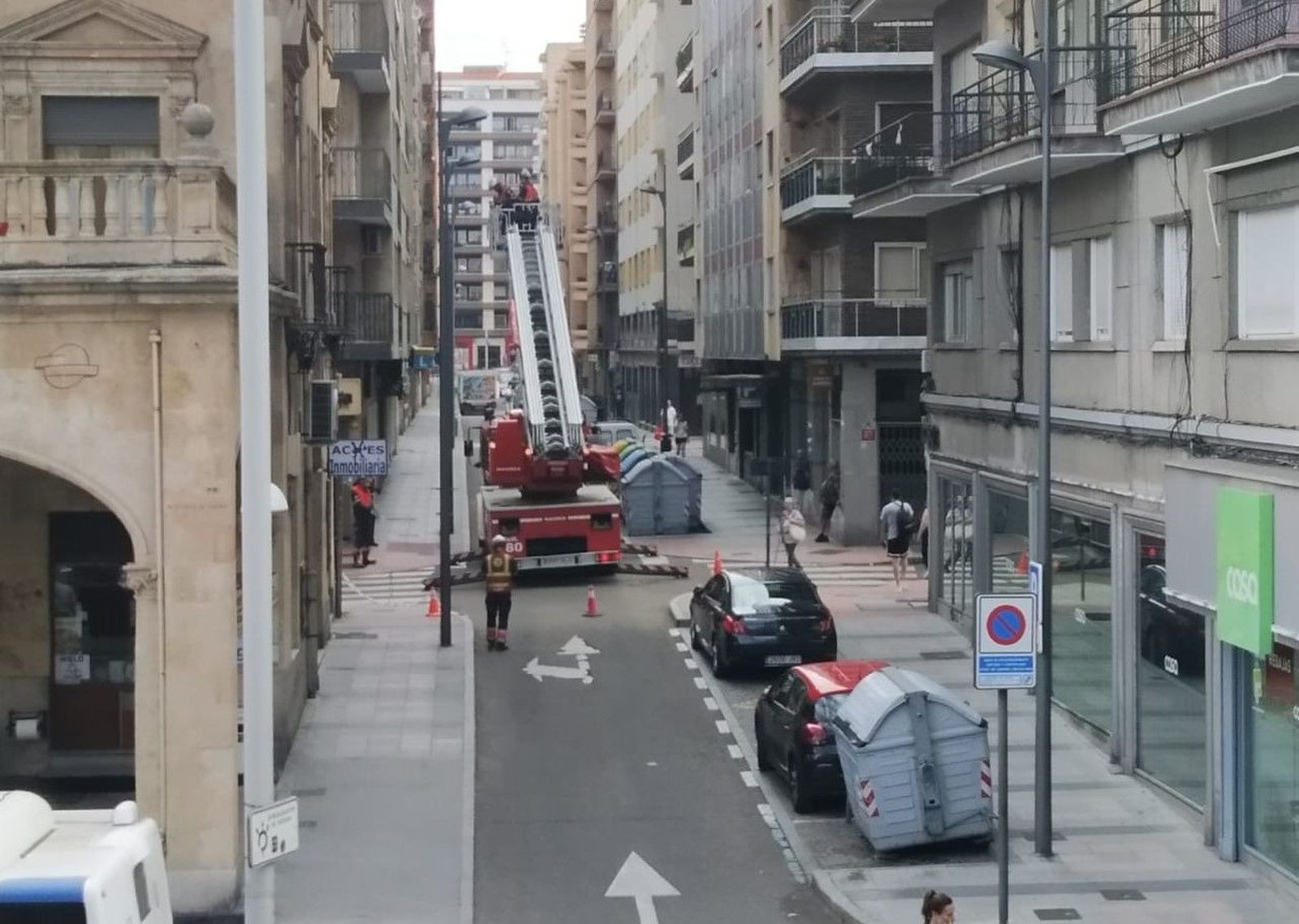desprendimiento-de-cascotes-en-un-edificio-de-la-calle-bernardo-martin-perez-3
