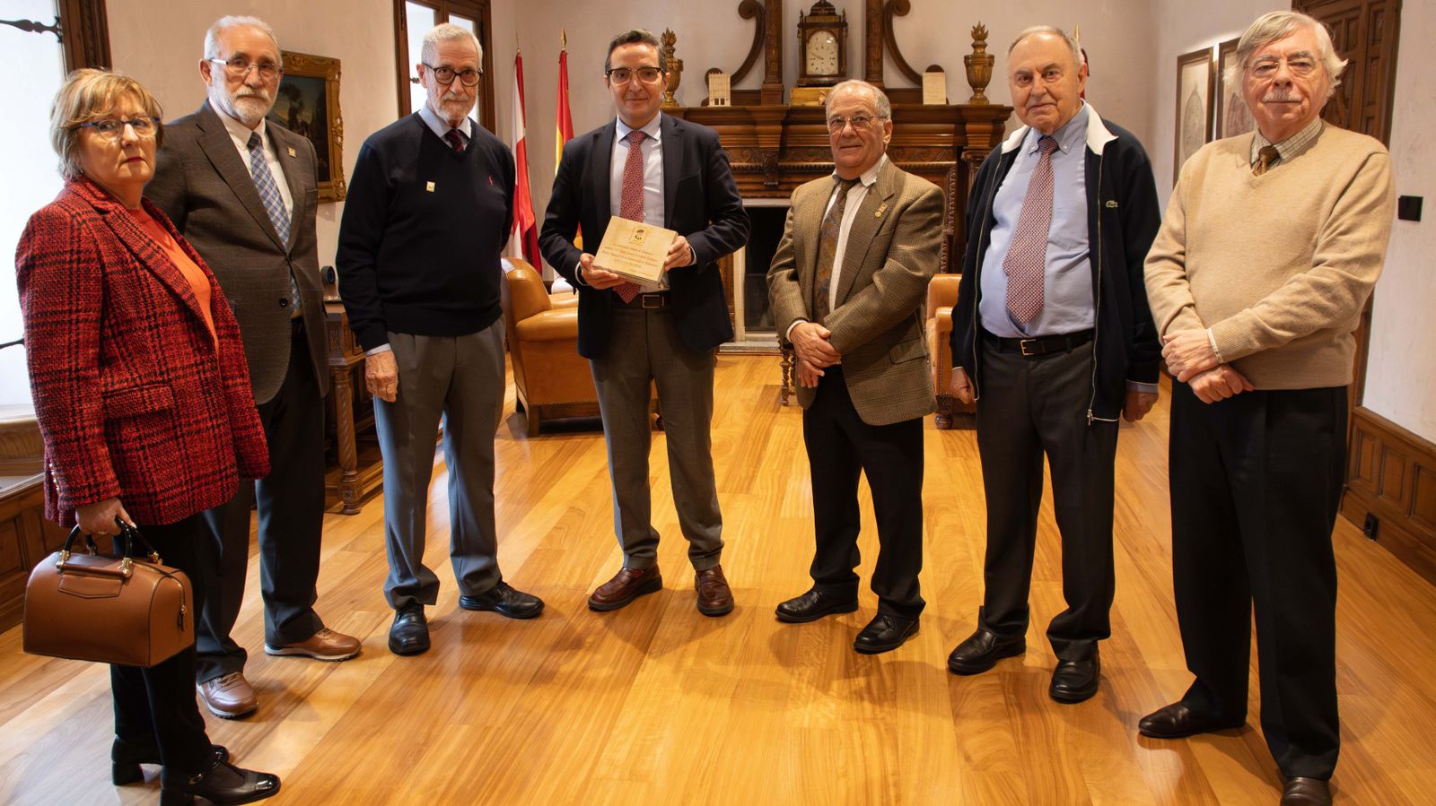 La Asociación de Amigos de Unamuno nombra Socio de Honor al rector de la Universidad de Salamanca