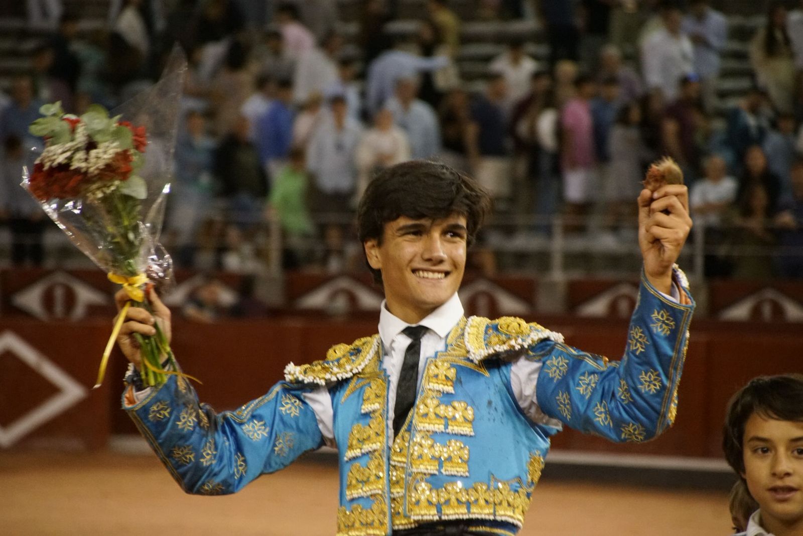 Clase práctica con alumnos de la Escuela de Tauromaquia de Salamanca (Diego Mateos, Noel García y Álvaro Rojo con erales de Esteban Isidro)