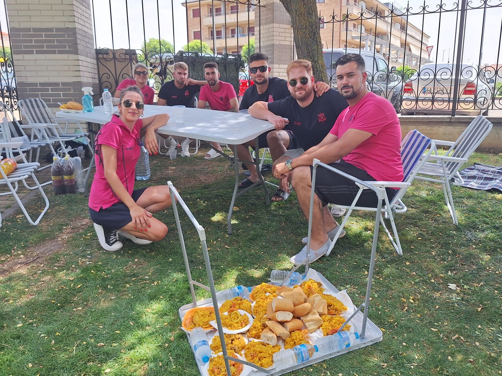 La paella y la sangría de Carbajosa de la Sagrada reúne a 1.500 personas