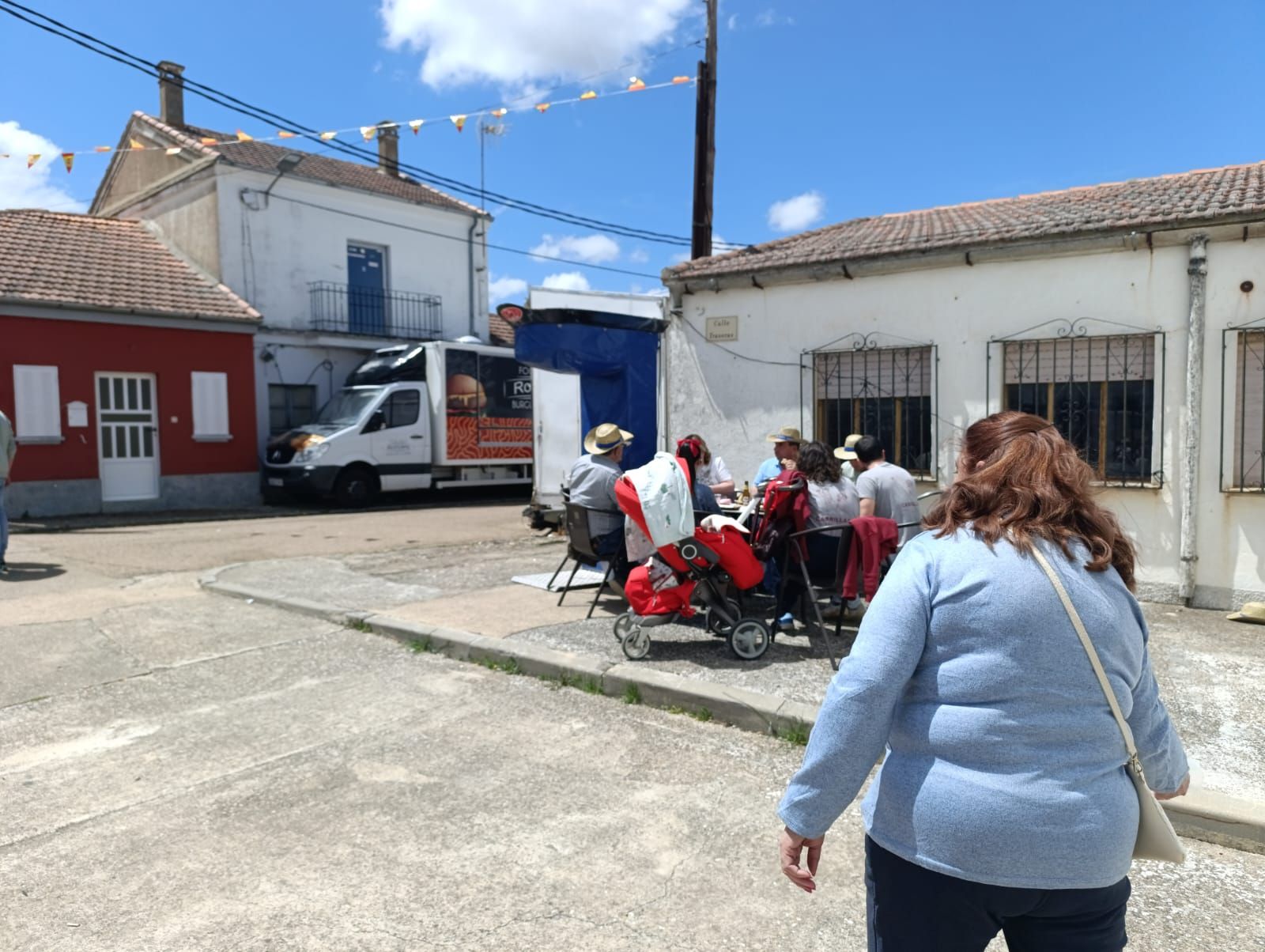Cabrillas pone el broche a sus fiestas con una gran comida popular